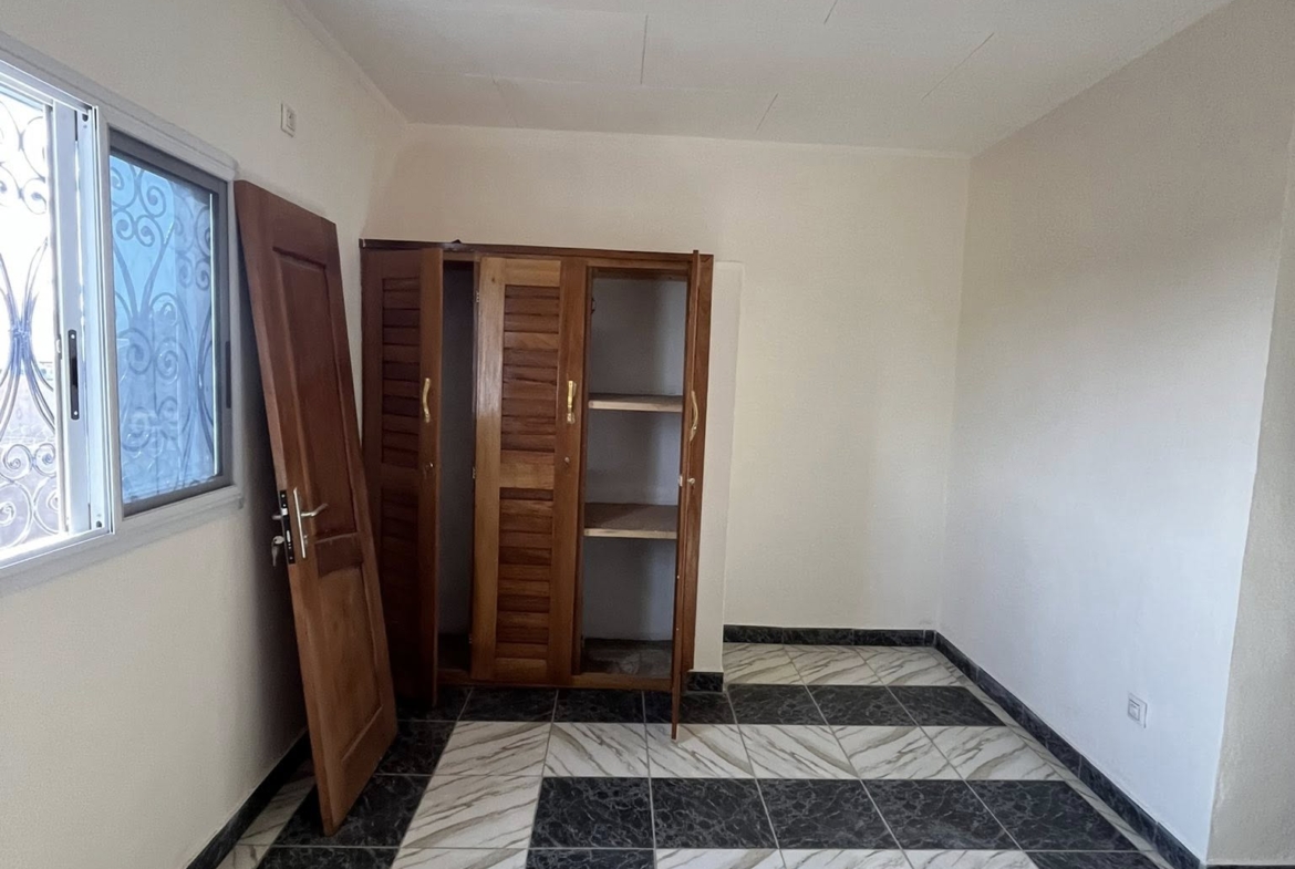 Appartement neuf dans un camp de 2 personnes à Kanadi Garoua