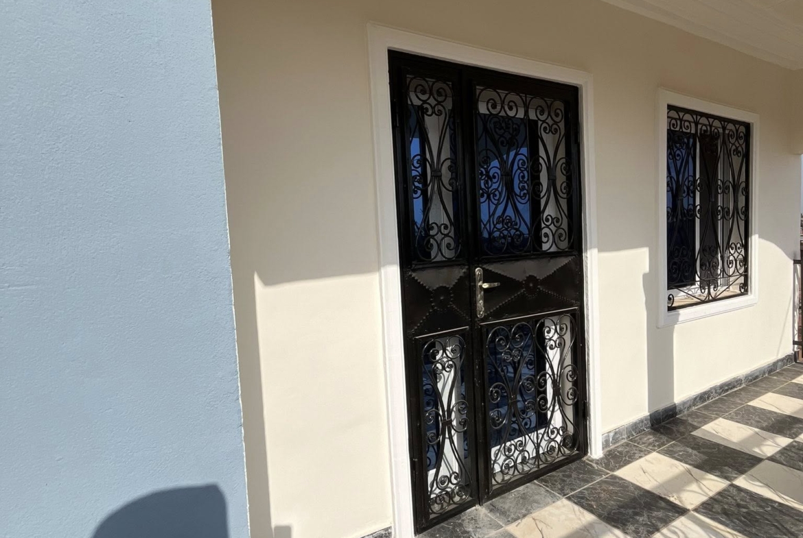 Appartement neuf dans un camp de 2 personnes à Kanadi Garoua