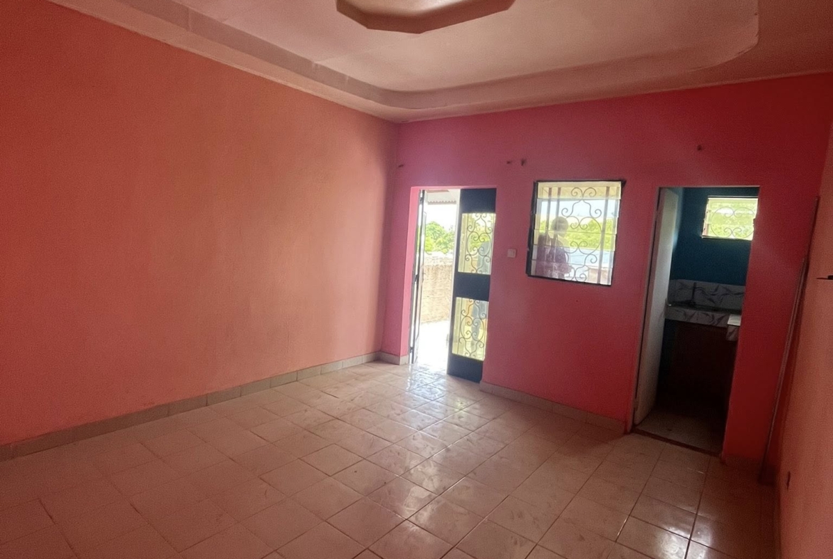 Studio dans un camp derrière le complexe Caraibes à Garoua