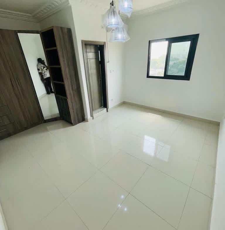Appartement haut standing à Bonamoussadi carrefour Yoro Djoss