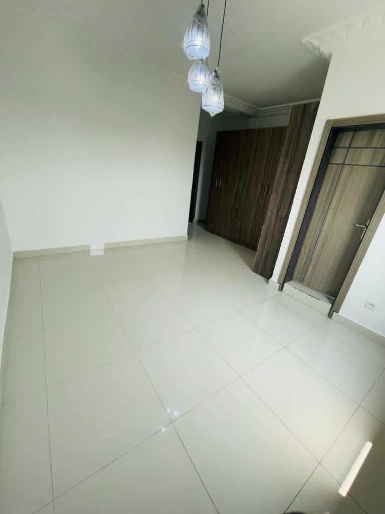 Appartement haut standing à Bonamoussadi carrefour Yoro Djoss