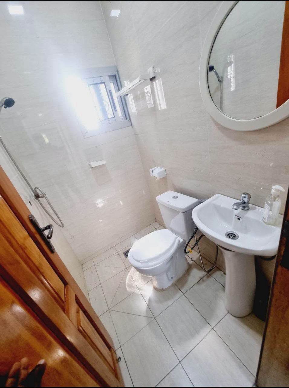 Magnifique appartement moderne à louer à Douala Logbessou