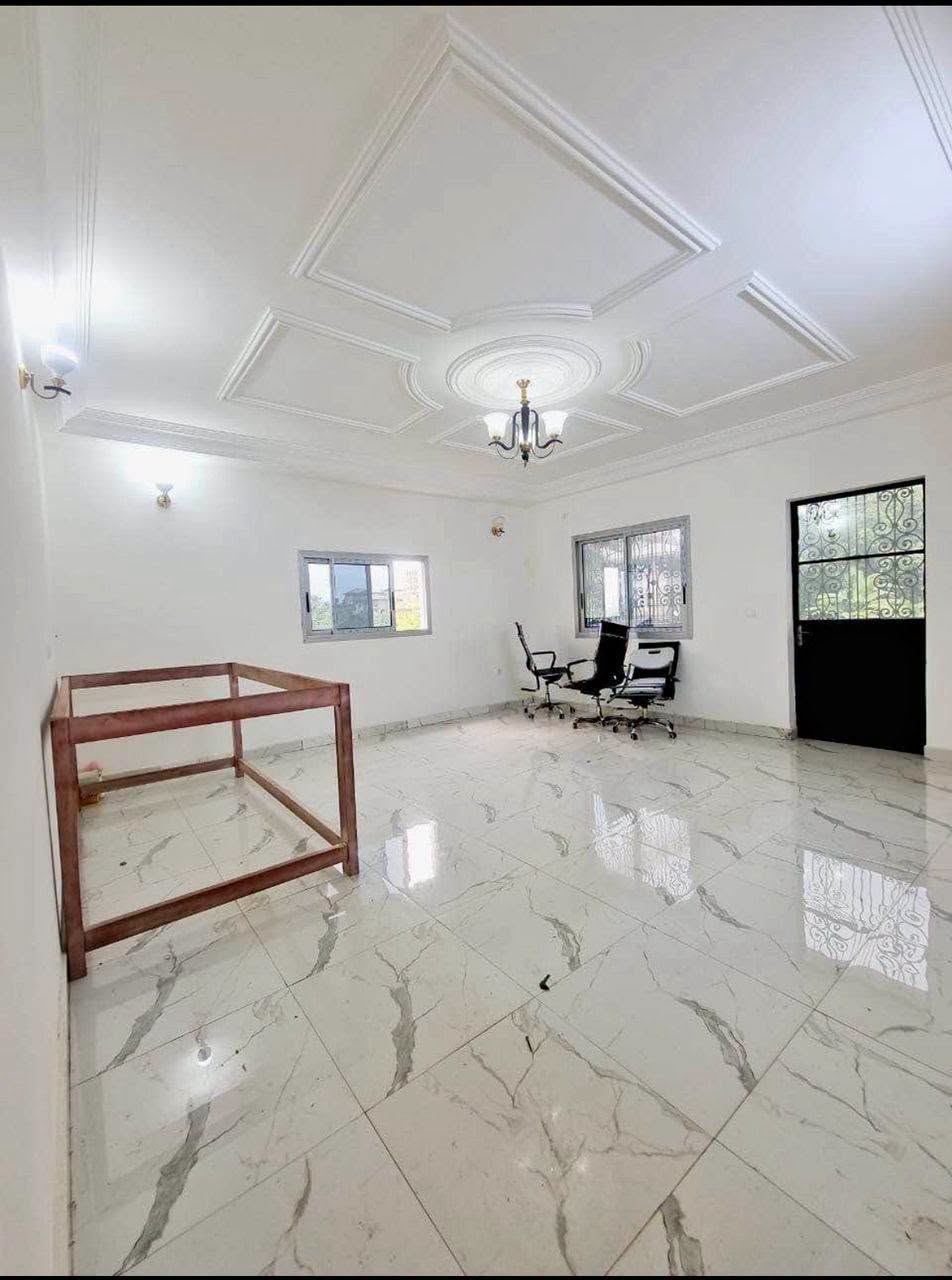 42931- Magnifique appartement moderne à louer à Douala Logbessou