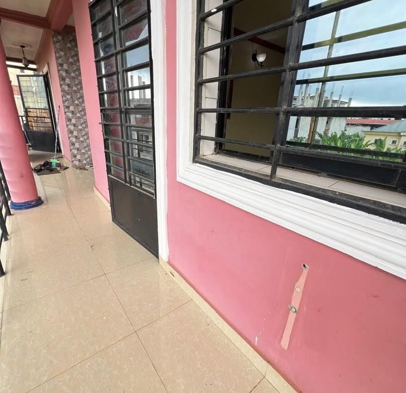 APPARTEMENT MODERNE SITUÉ À 200F DE NEPTURE LOGBESSOU