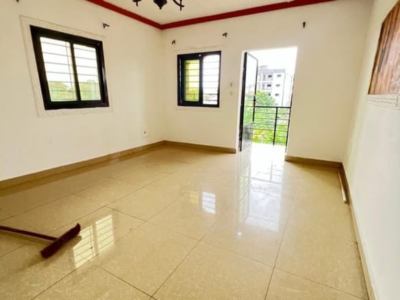 APPARTEMENT MODERNE SITUÉ À 200F DE NEPTURE LOGBESSOU