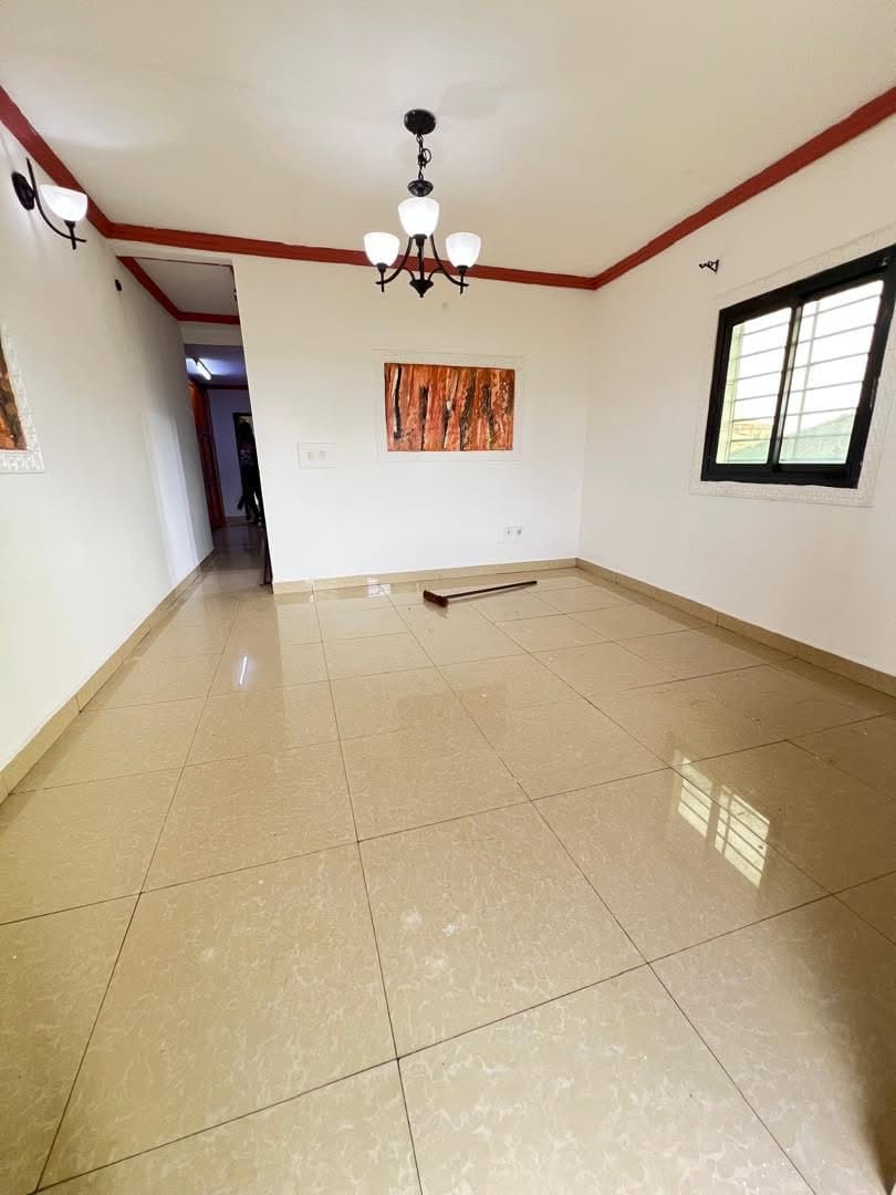 APPARTEMENT MODERNE SITUÉ À 200F DE NEPTURE LOGBESSOU