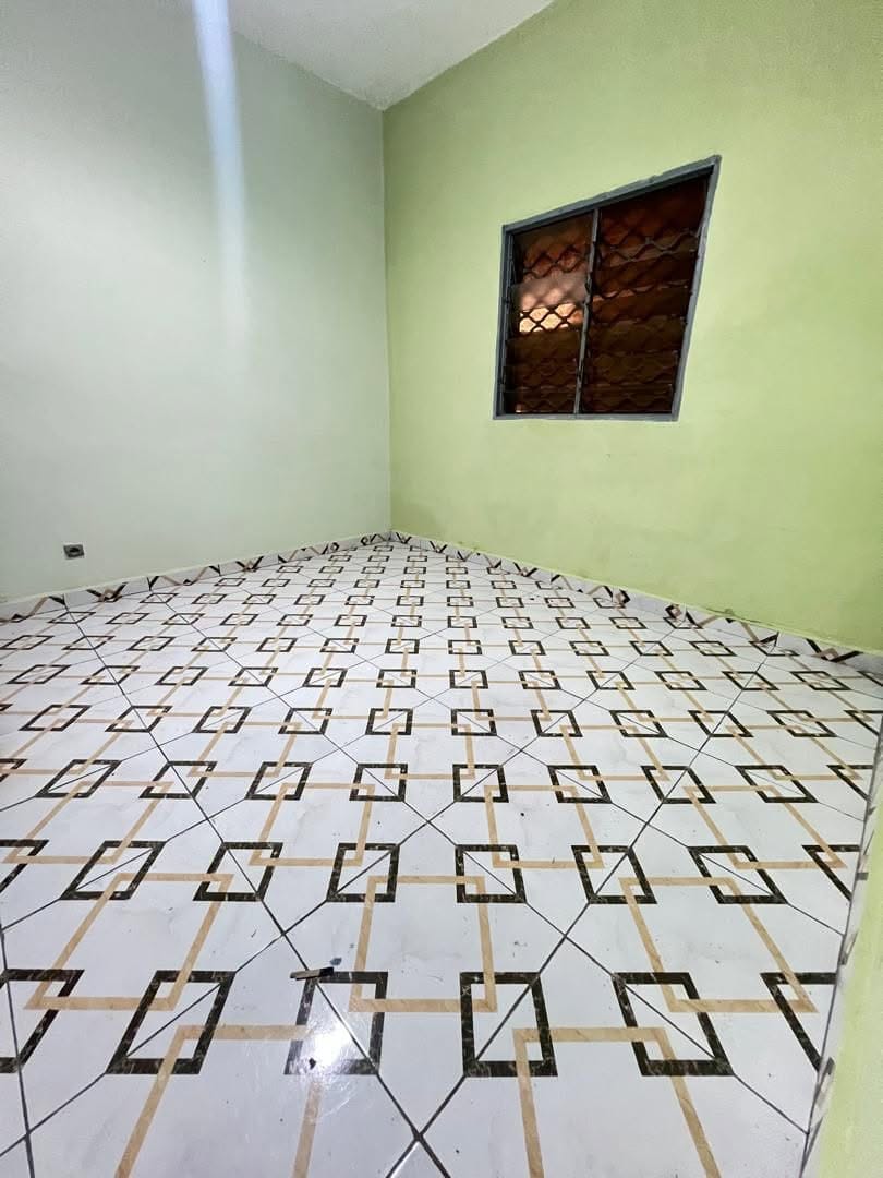 GRAND APPARTEMENT MODERNE AU REZ-DE-CHAUSSÉE, LOGPOM BASSON