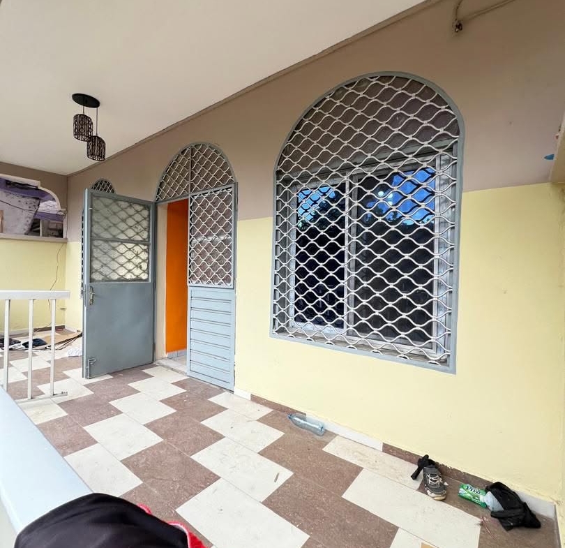 GRAND APPARTEMENT MODERNE AU REZ-DE-CHAUSSÉE, LOGPOM BASSON