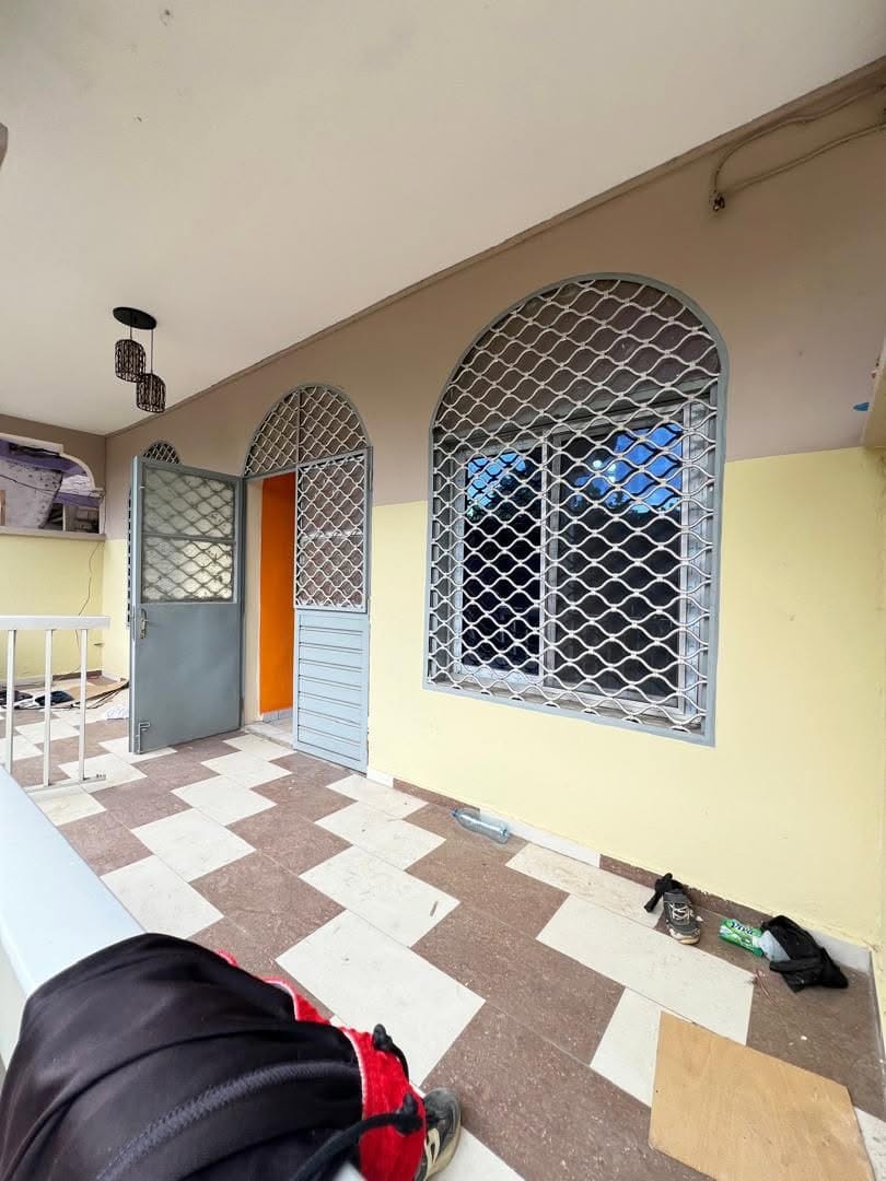 GRAND APPARTEMENT MODERNE AU REZ-DE-CHAUSSÉE, LOGPOM BASSON