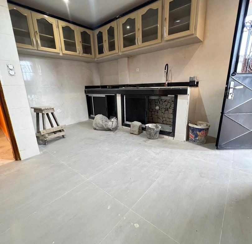 APPARTEMENT MODERNE SITUÉ À LOGPOM 200F DU CARREFOUR BASSON