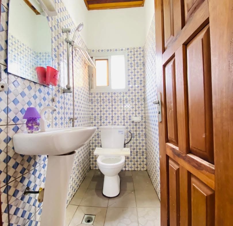 STUDIO MODERNE À L’ETAGE SITUÉ À LOGPOM