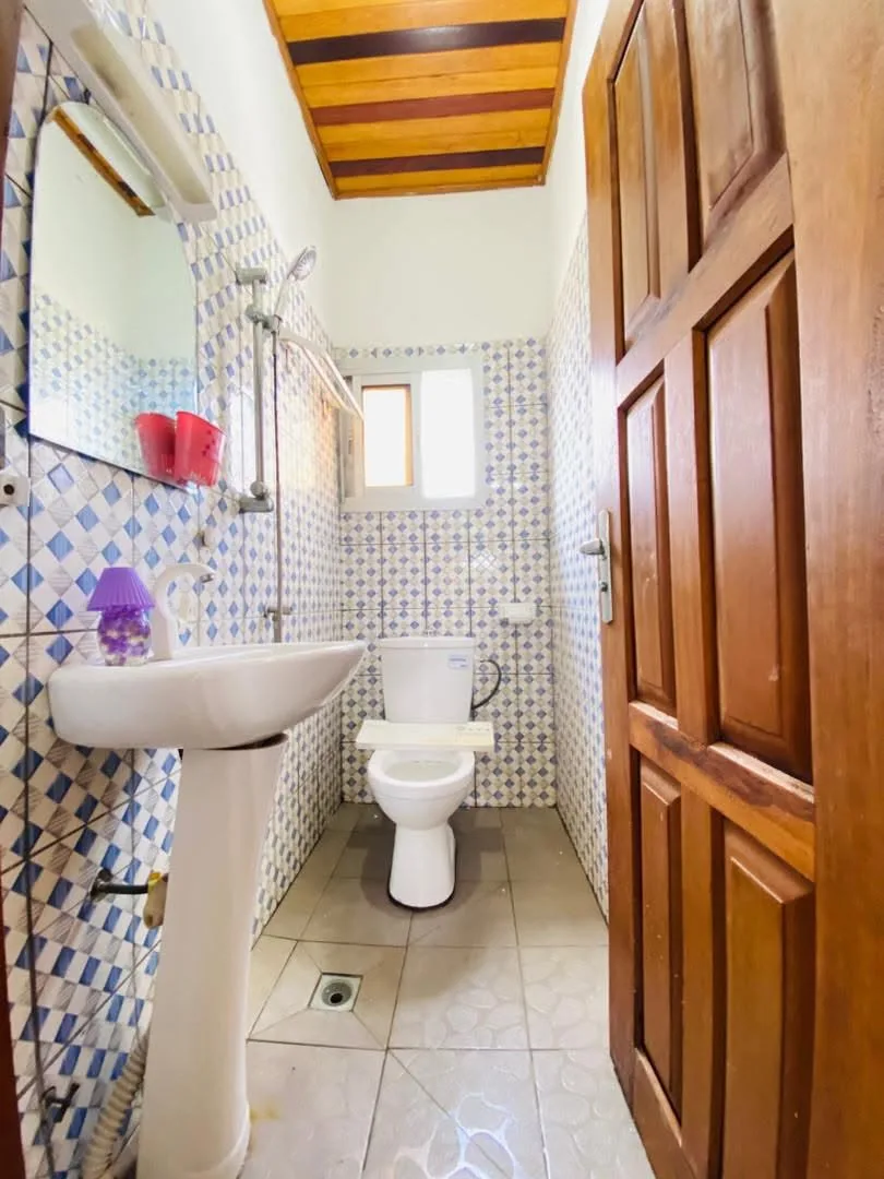STUDIO MODERNE À L’ETAGE SITUÉ À LOGPOM