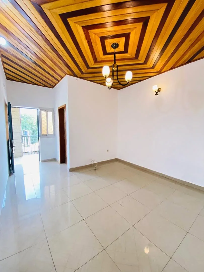 42920- STUDIO MODERNE À L'ETAGE SITUÉ À LOGPOM