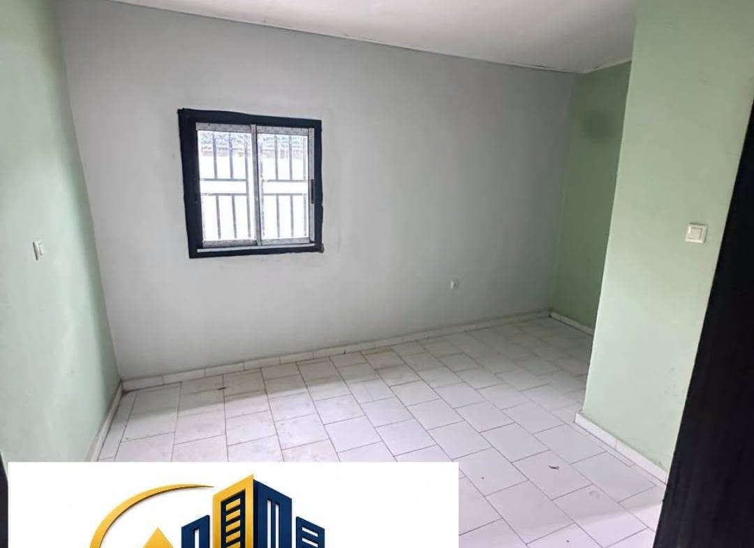 Appartement moderne neuf 3 chambres à louer, Bertoua Nkolbikon