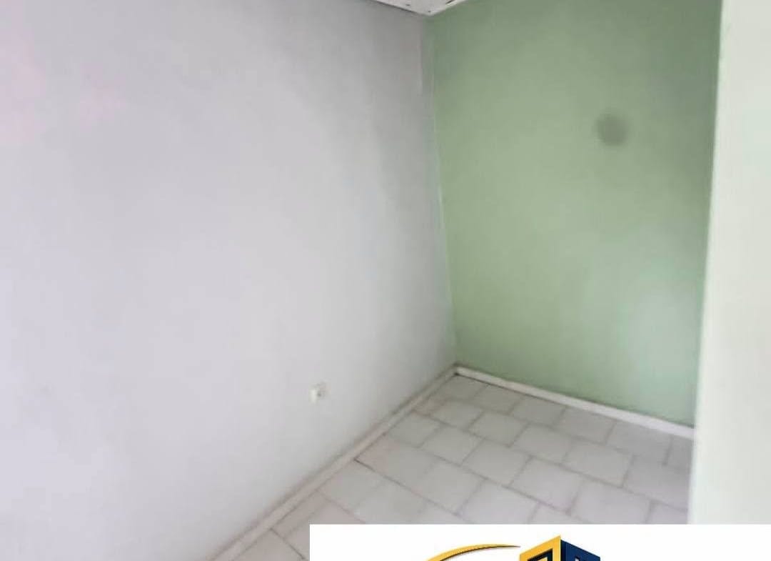 Appartement moderne neuf 3 chambres à louer, Bertoua Nkolbikon