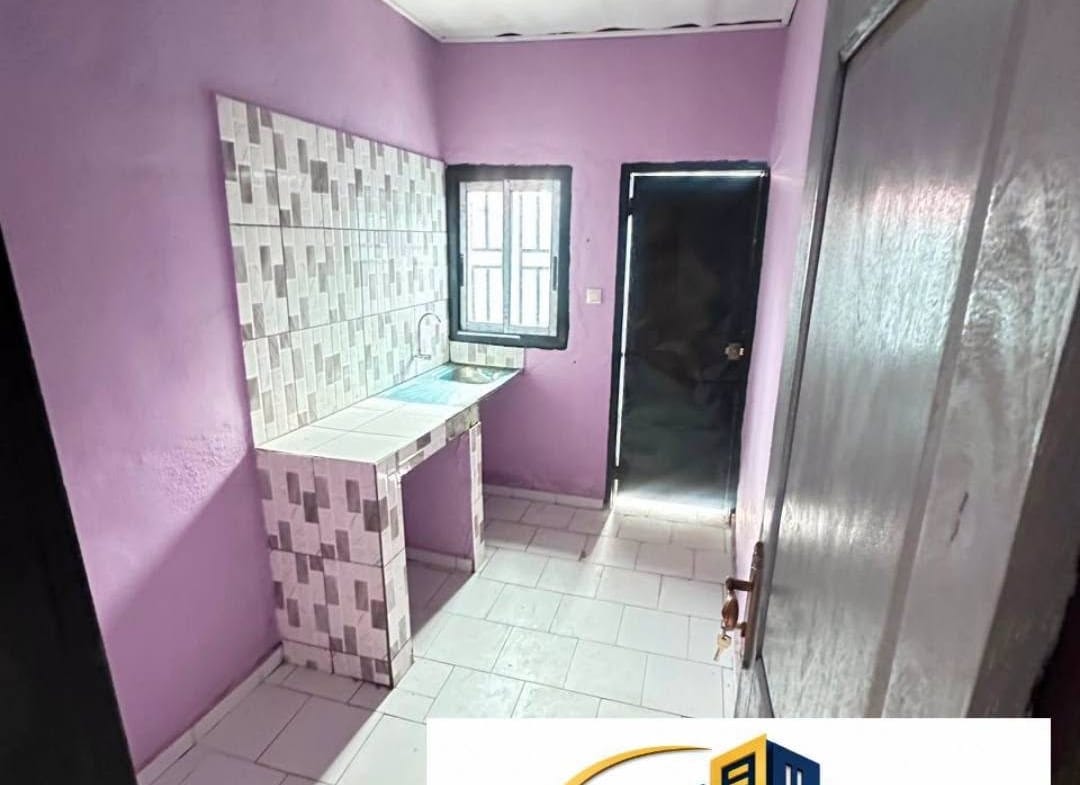Appartement moderne neuf 3 chambres à louer, Bertoua Nkolbikon
