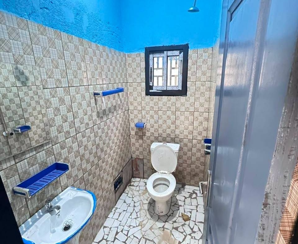 Studio moderne avec parking sécurisé, Bertoua Nkolbikon