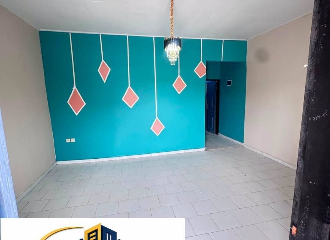 Studio moderne avec parking sécurisé, Bertoua Nkolbikon