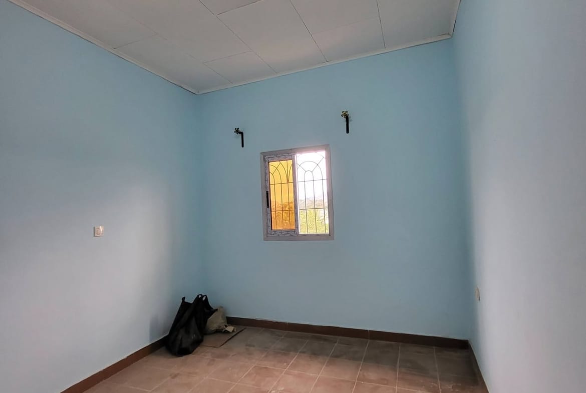 Studio moderne sécurisé avec balcon à louer à Simbock Mbalgong
