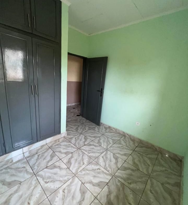 Appartement spacieux de 3 chambres, Yaoundé Nkolfoulou