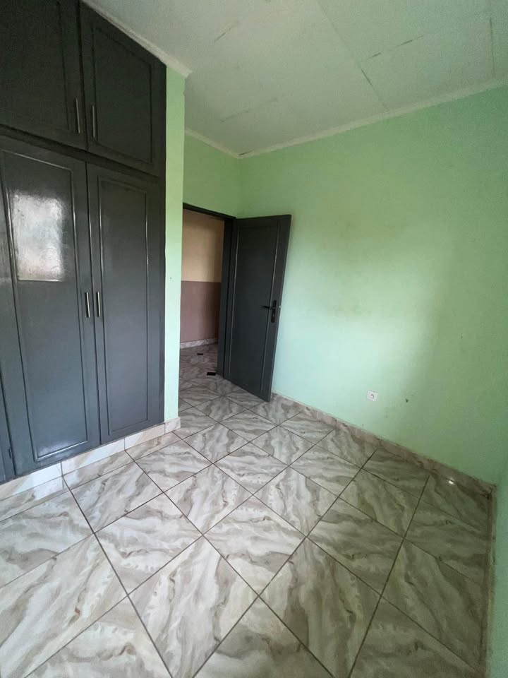 Appartement spacieux de 3 chambres, Yaoundé Nkolfoulou