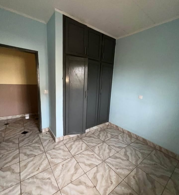 Appartement spacieux de 3 chambres, Yaoundé Nkolfoulou