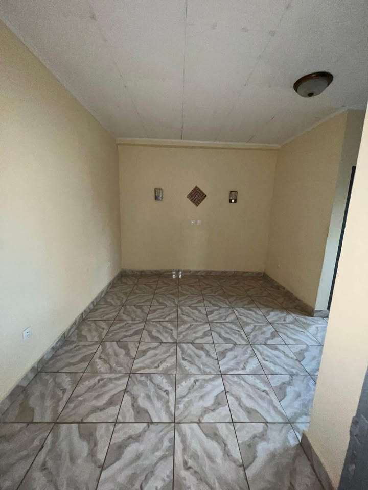 Appartement spacieux de 3 chambres, Yaoundé Nkolfoulou