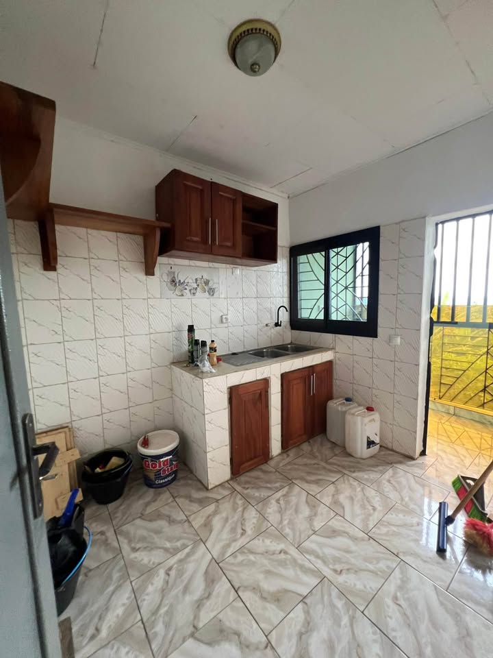 Appartement spacieux de 3 chambres, Yaoundé Nkolfoulou