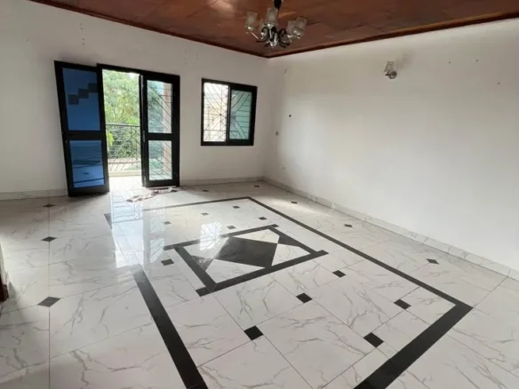 Appartement spacieux de 3 chambres, Yaoundé Nkolfoulou