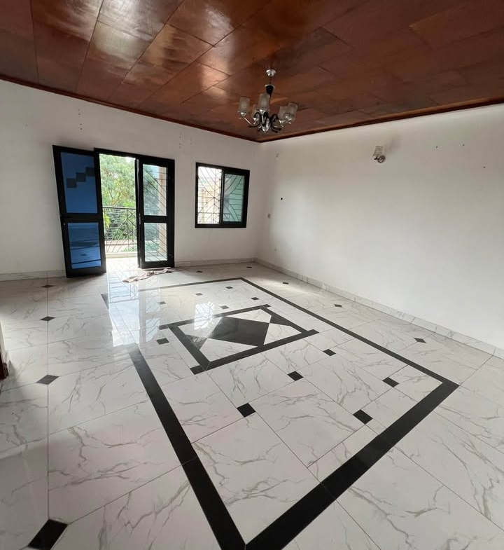 Appartement spacieux de 3 chambres, Yaoundé Nkolfoulou