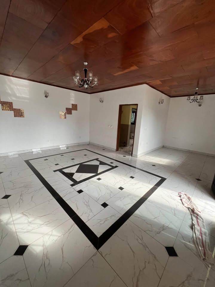 Appartement spacieux de 3 chambres, Yaoundé Nkolfoulou