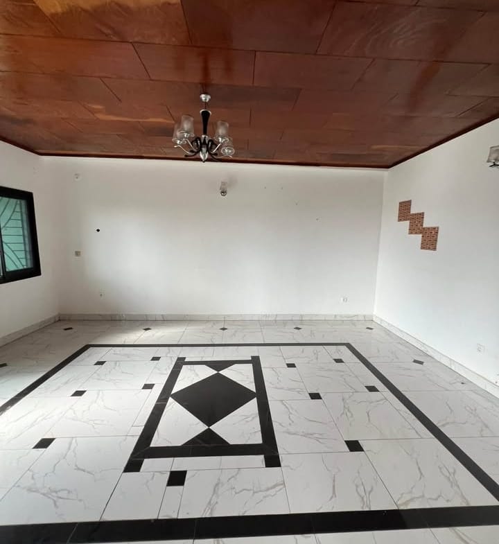 Appartement spacieux de 3 chambres, Yaoundé Nkolfoulou