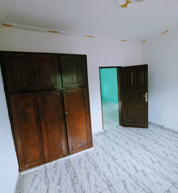 Appartement 2 chambres à Soa avant l’université