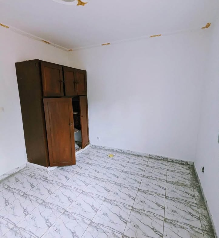 Appartement 2 chambres à Soa avant l’université