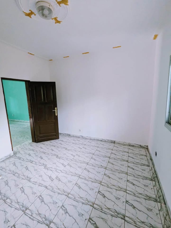 Appartement 2 chambres à Soa avant l’université