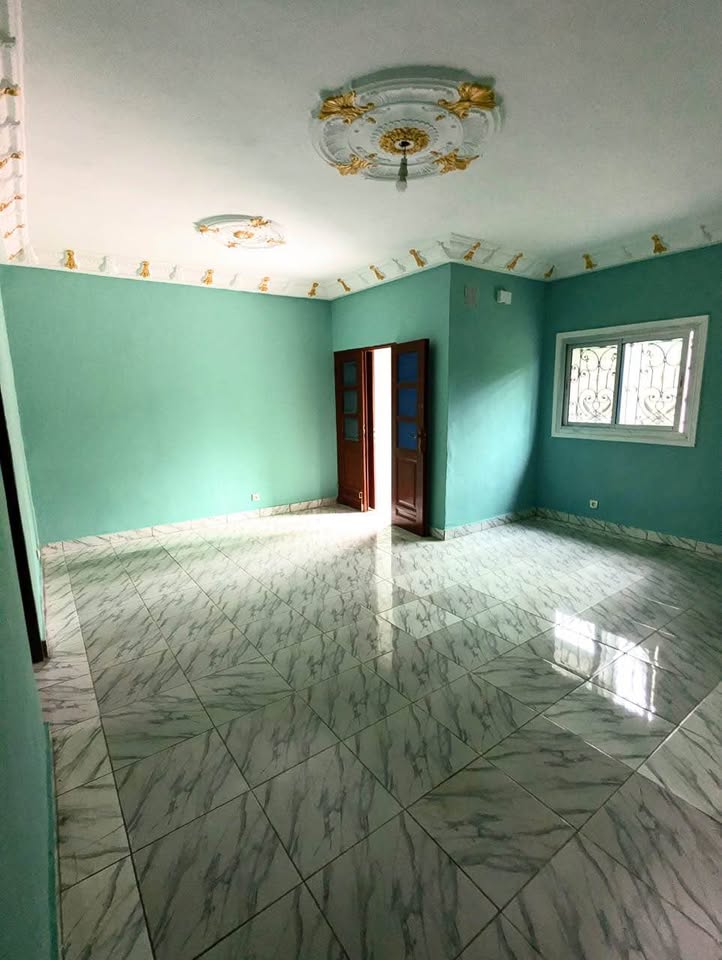 43547- Appartement 2 chambres à Soa avant l'université