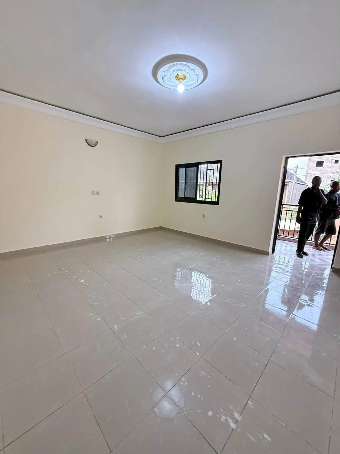 35242- GRAND STUDIO NOUVELLEMENT CONSTRUIT À LOUER, NKOLFOULOU