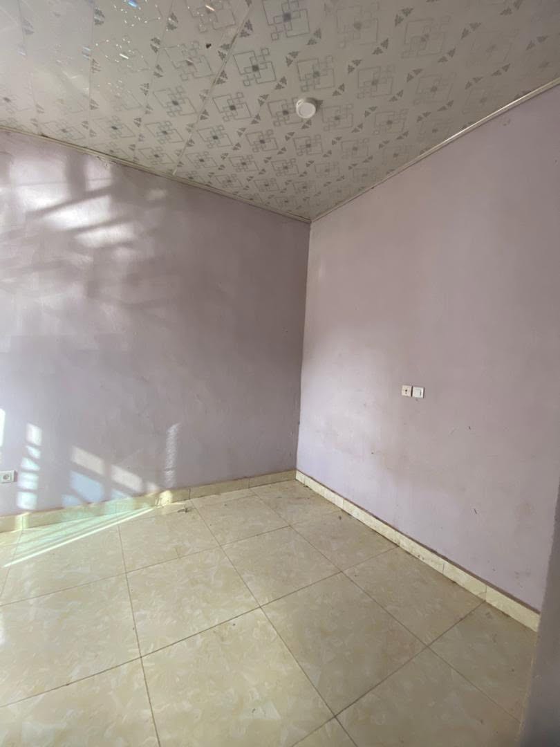 Magnifique studio disponible dans un camp à Garoua Djamboutou