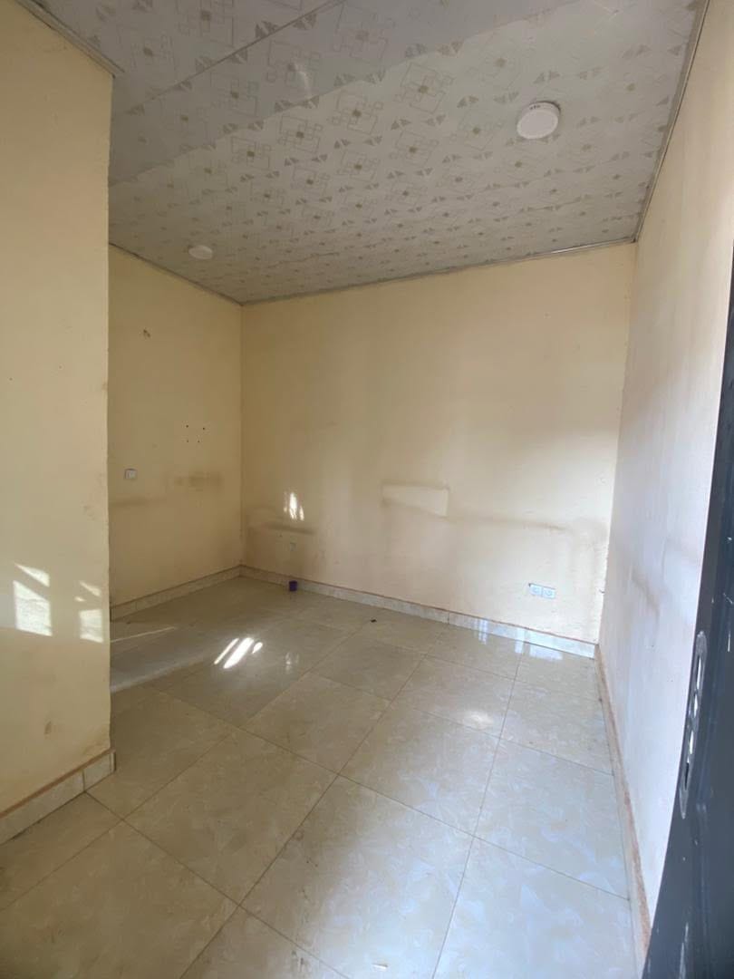 Magnifique studio disponible dans un camp à Garoua Djamboutou
