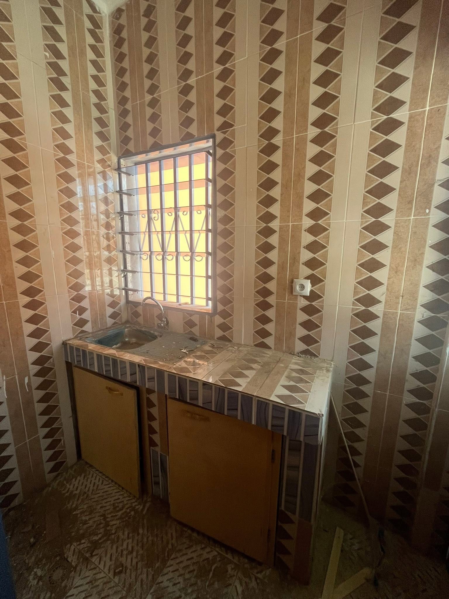 GSI_studio_garoua_050726_csn Studio disponible dans un camp de 3 personnes au Plateau Garoua