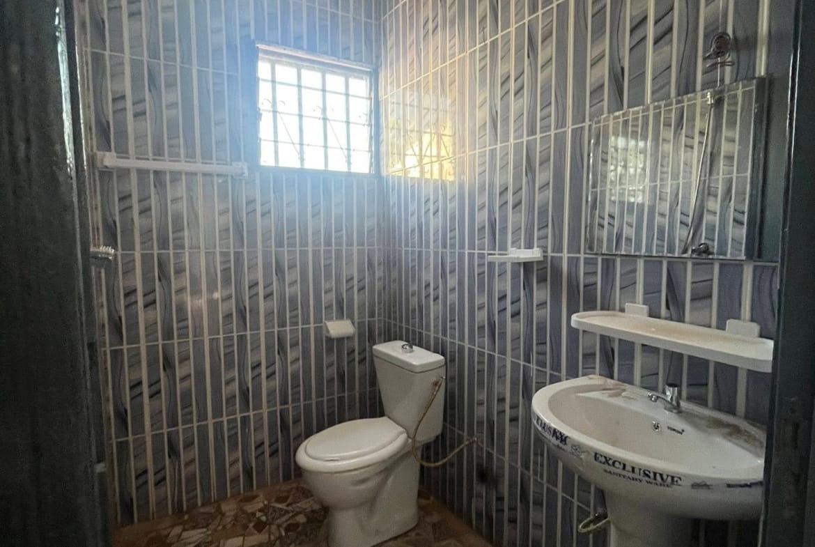 Studio disponible dans un camp de 3 personnes au Plateau Garoua