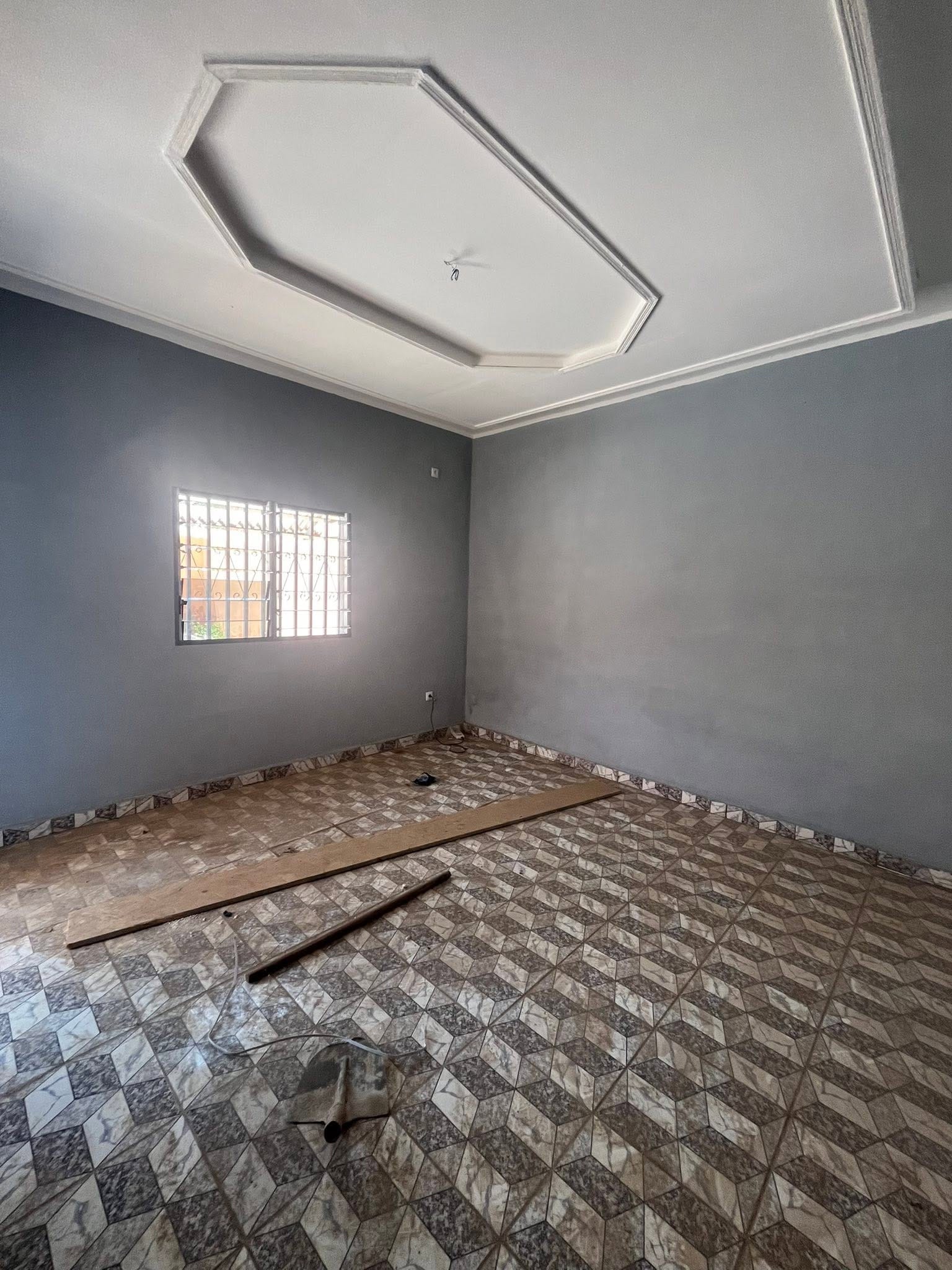 43241- Studio disponible dans un camp de 3 personnes au Plateau Garoua
