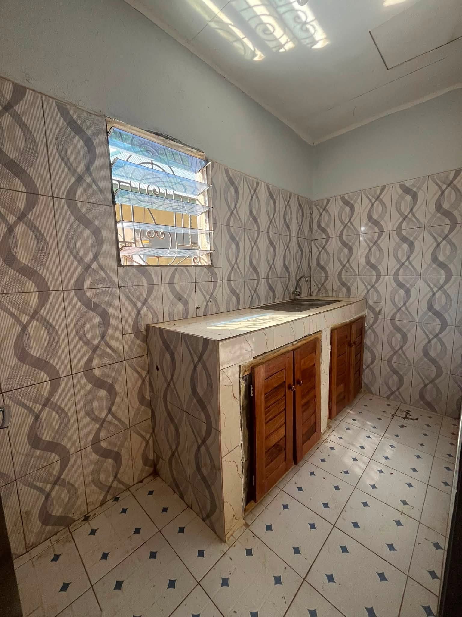 magnifique studio disponible au Camp chinois à Garoua