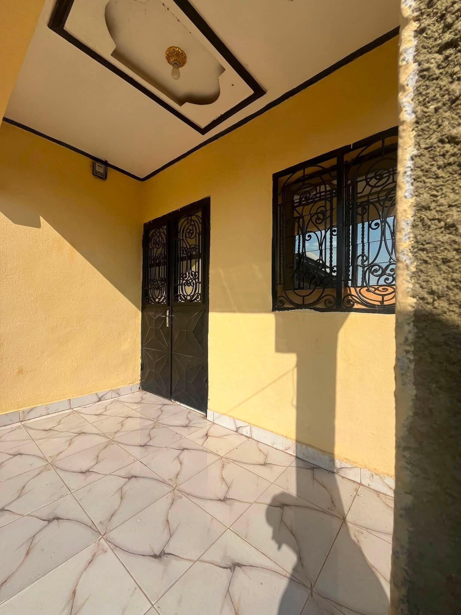 magnifique studio disponible au Camp chinois à Garoua