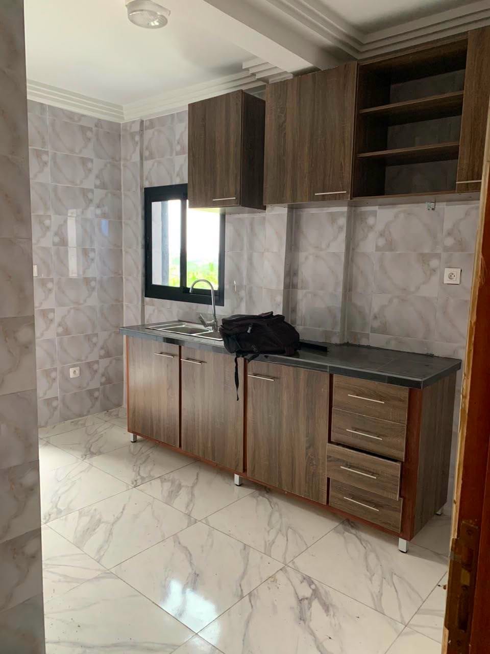 Appartement Moderne Haut Standing à Yassa Nkolbong