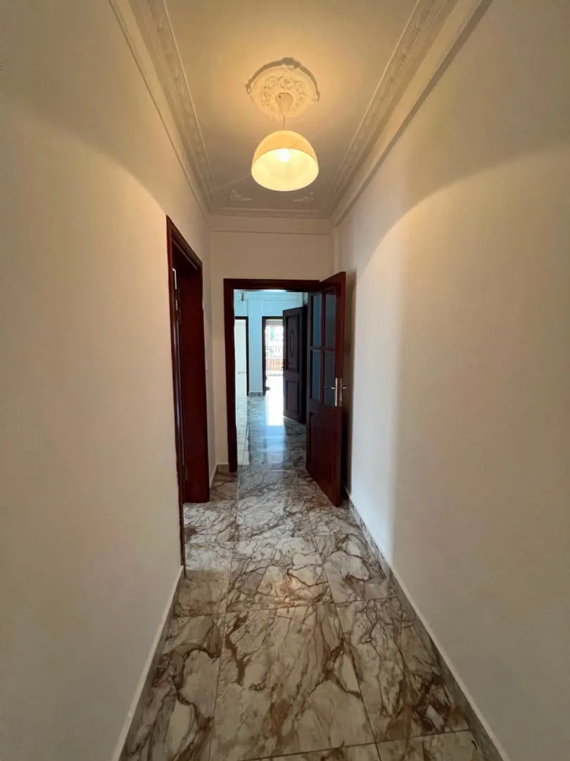 APPARTEMENT HAUT STANDING À LOUER, YAOUNDÉ BASTOS