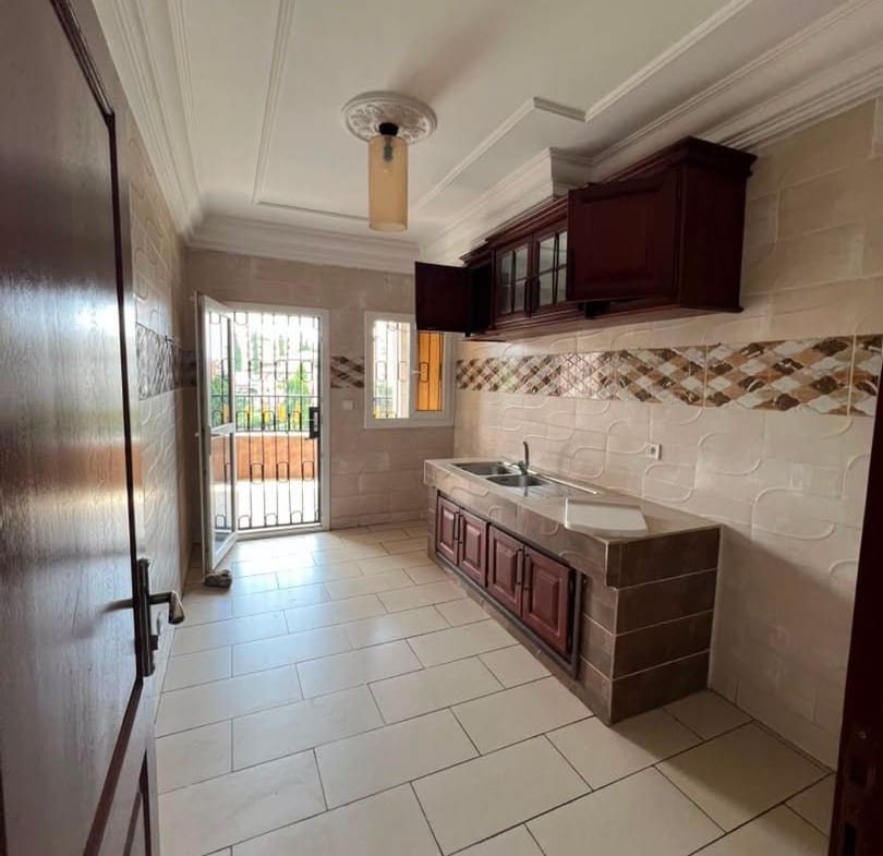 APPARTEMENT HAUT STANDING À LOUER, YAOUNDÉ BASTOS
