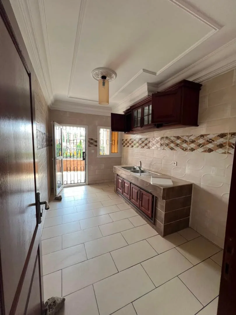 APPARTEMENT HAUT STANDING À LOUER, YAOUNDÉ BASTOS