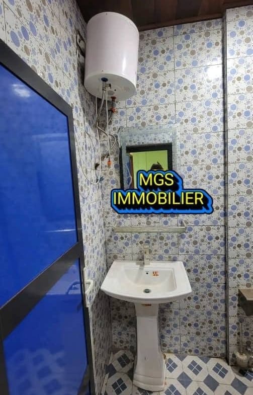 Studio moderne à louer à Bafoussam Quartier Haoussa