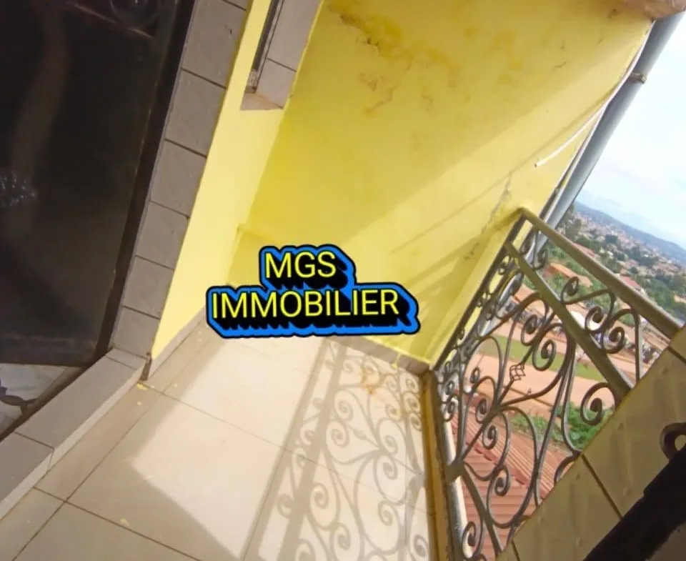 Studio à louer au carrefour Explosif, Bafoussam